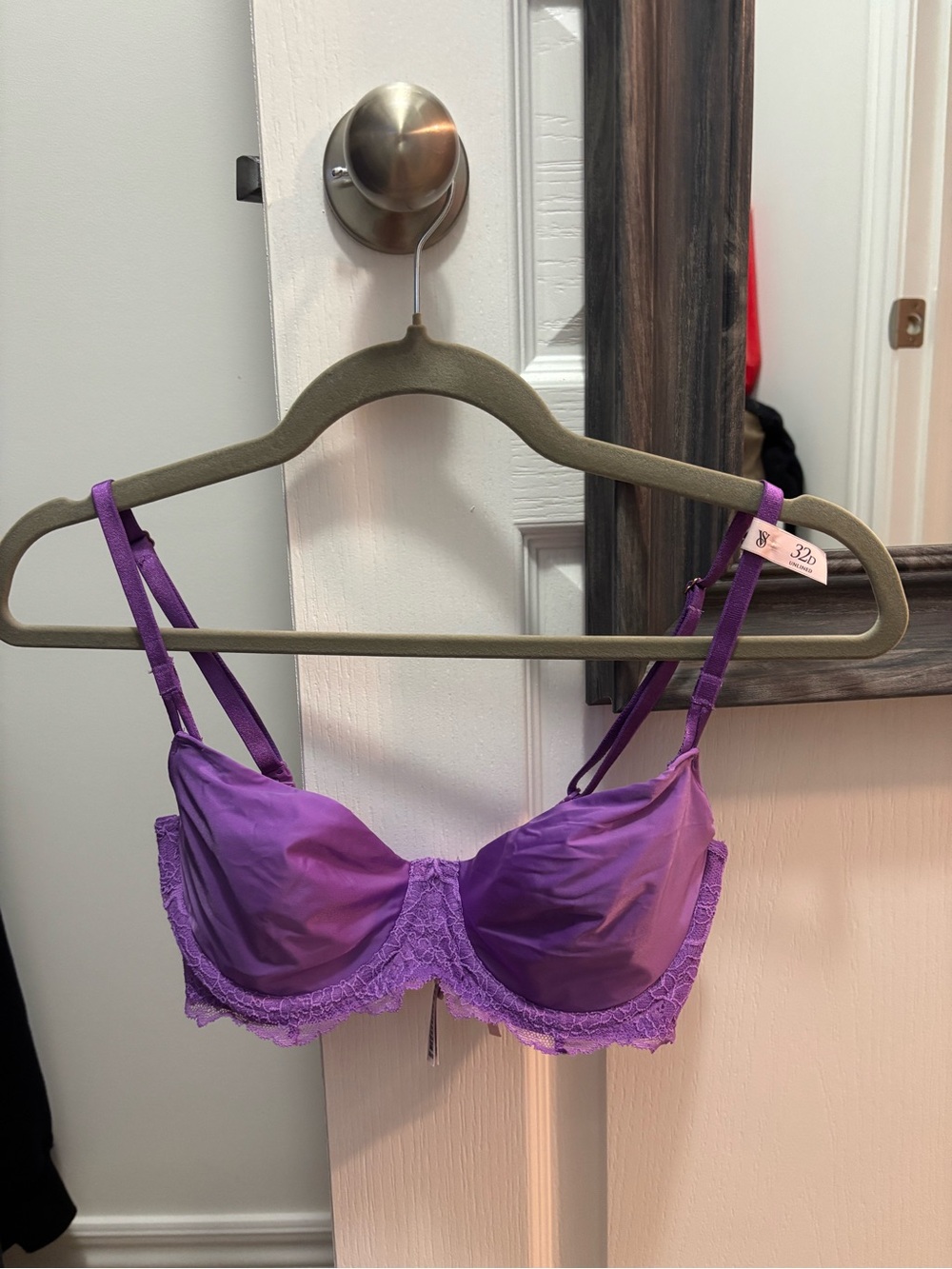 Victoria Secret Purple Lace Underwire Bra